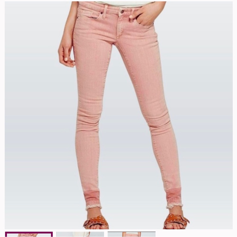 Universal Thread raw hem skinny Blush Denim Jeabs. NWT. Retail 30